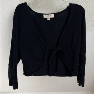 AFTER THE RAIN Black cropped front tie long sleeves sweater. Size Medium